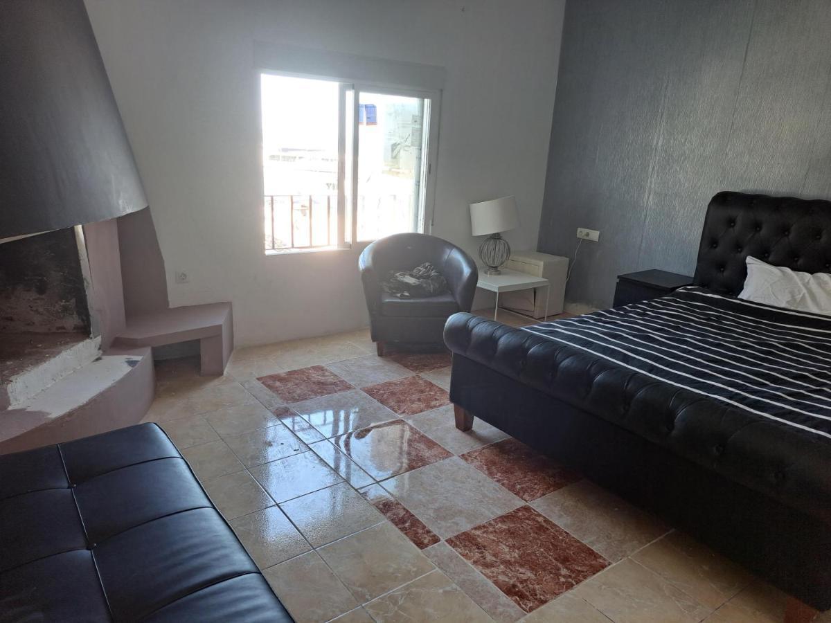 Kwatera prywatna Private In Huge Penthouse 1st Line Puerto Banus, Incredible Views, Jacuzzis